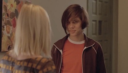 Remember when everyone had this asshole haircut?!